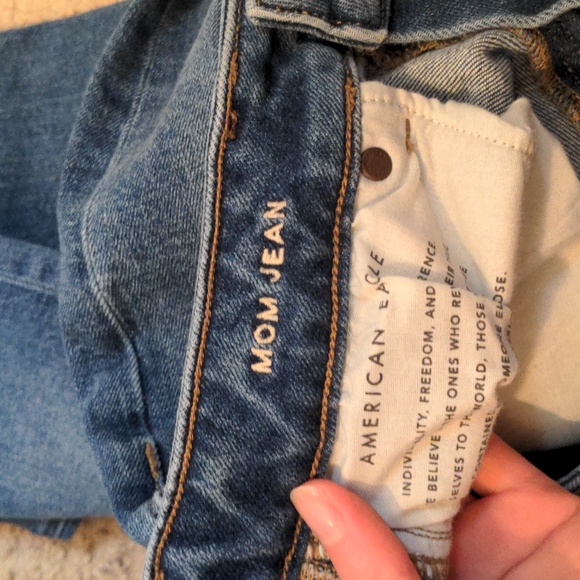 AE Mom Jean - Picture 4 of 4